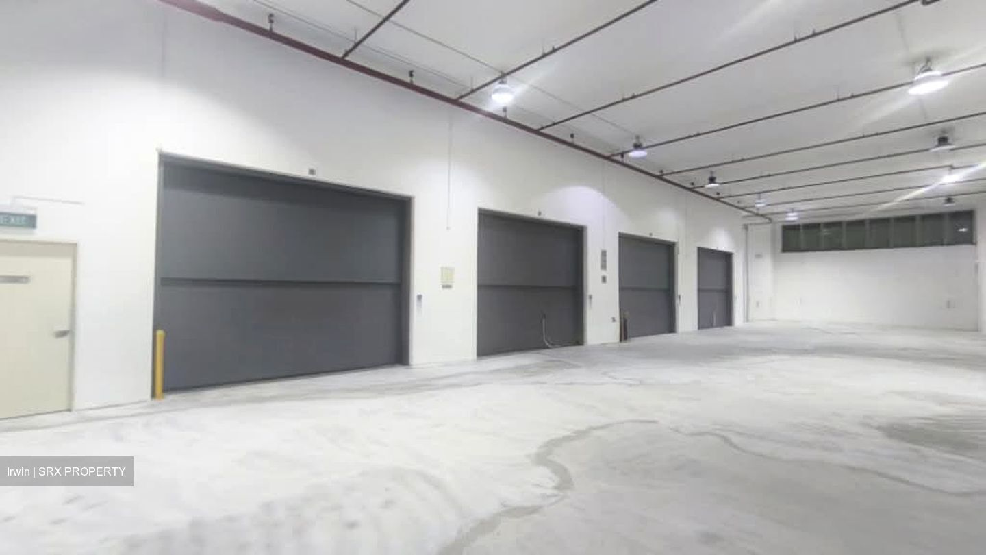 Toh Guan Road (D22), Warehouse #558748221